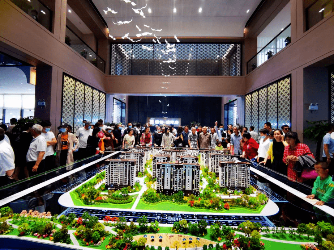 匠心臻筑 府耀南陽 領(lǐng)創(chuàng)·濱河府售樓部,樣板房,景觀示范區(qū)盛大開放!